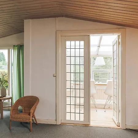 6 Person In Vaeggerlose * Bøtø By